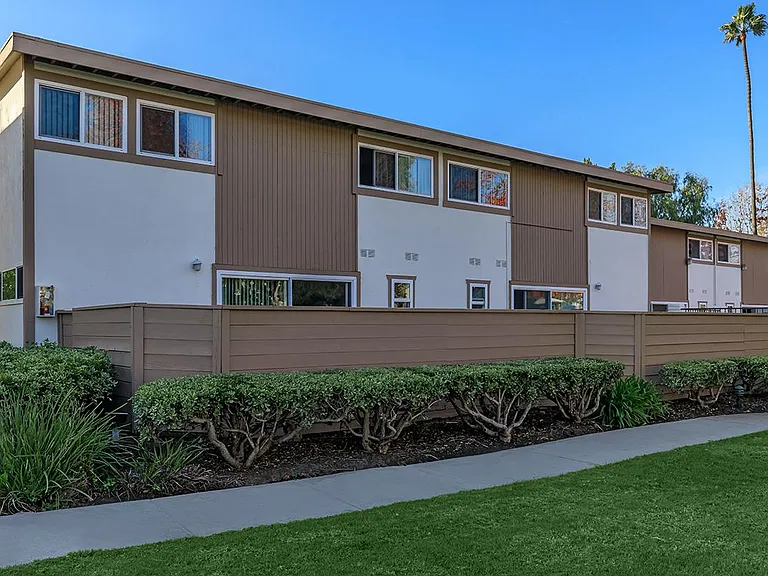 Sea Breeze Rental Townhomes — Photo 8