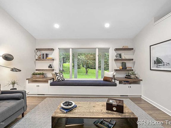 5th image of 4211 Coit Ave NE