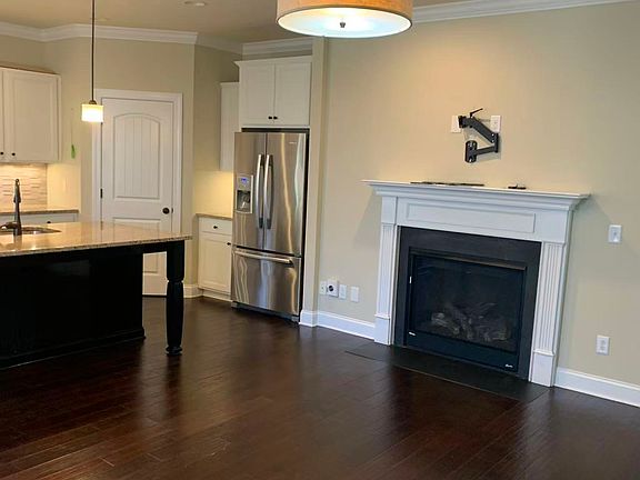 2nd image of 112 Ashcrest Point