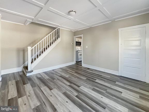 5th image of 7 Green St W