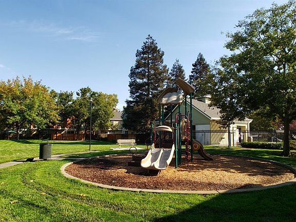 5th image of 105 Manchester Drive