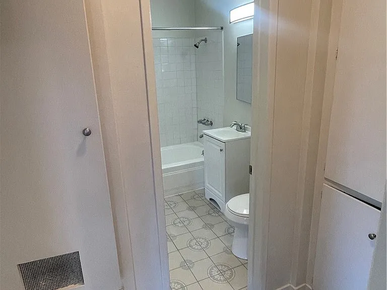 6510 Marbrisa Ave #B — Photo 12
