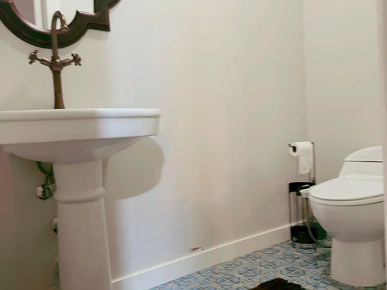4804 Rowena Ave — Photo 2