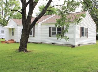 418 Penfield St, Odin, IL 62870