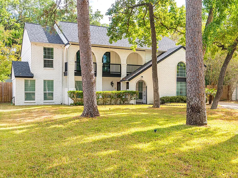 16902 Summit Oaks Ln — Photo 1