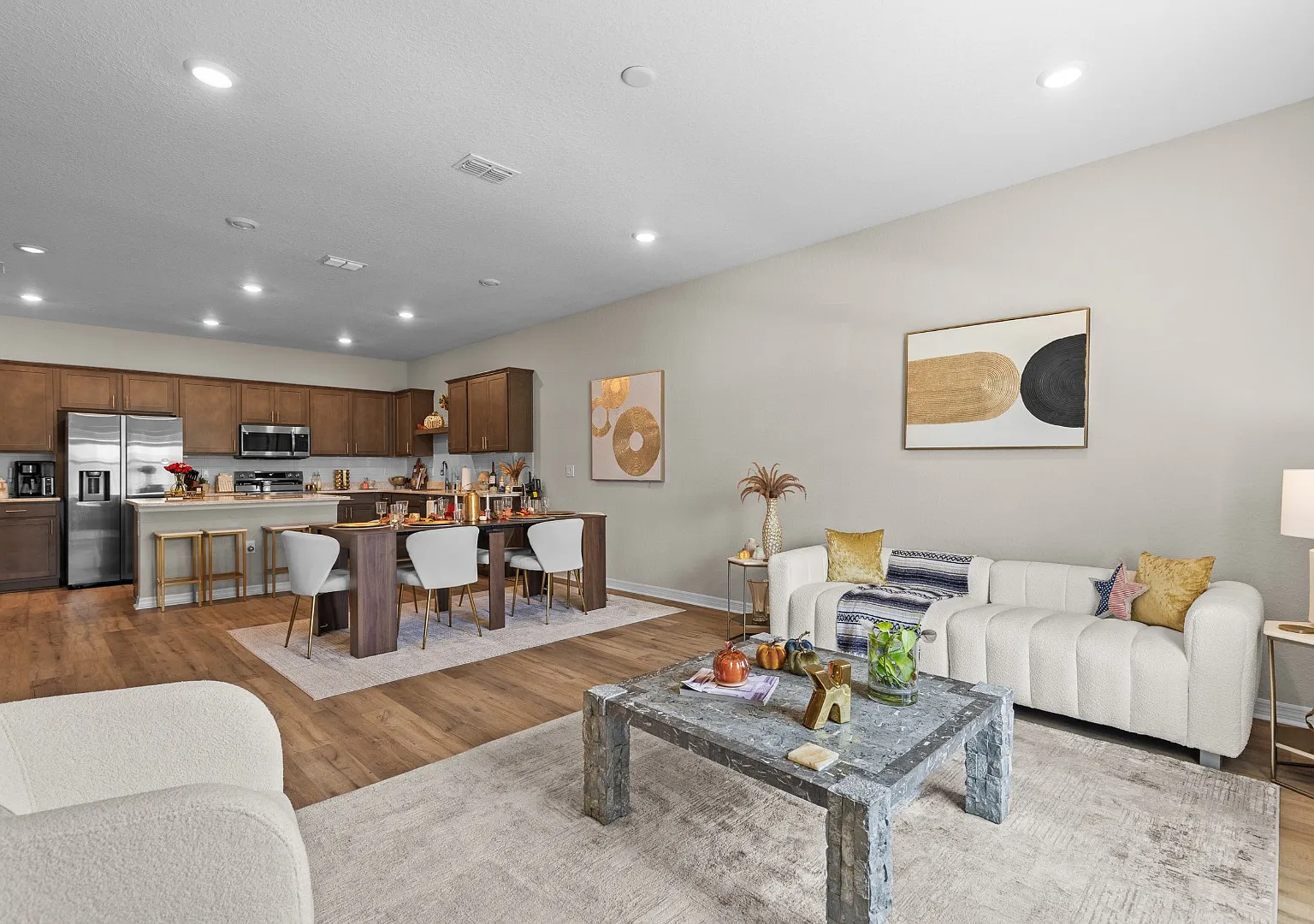 3BR Center Lake Townhome | 2-Car Garage, Loft & Resort-Style Amenities — Photo 4