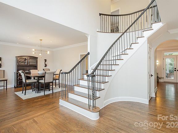 3rd image of 2132 Tuckerbunn Dr