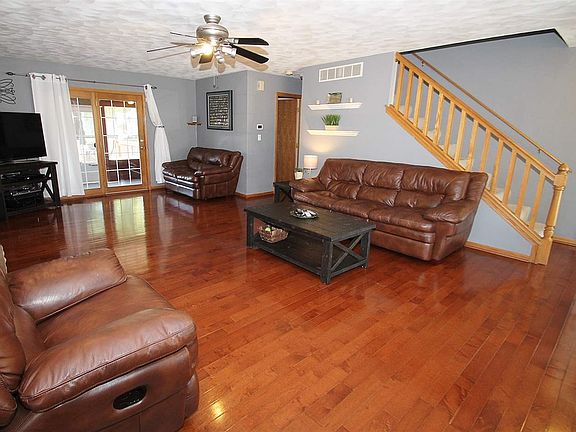4th image of 1031 Comfortcove Dr