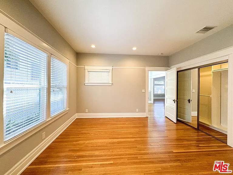922 W Kensington Rd — Photo 22