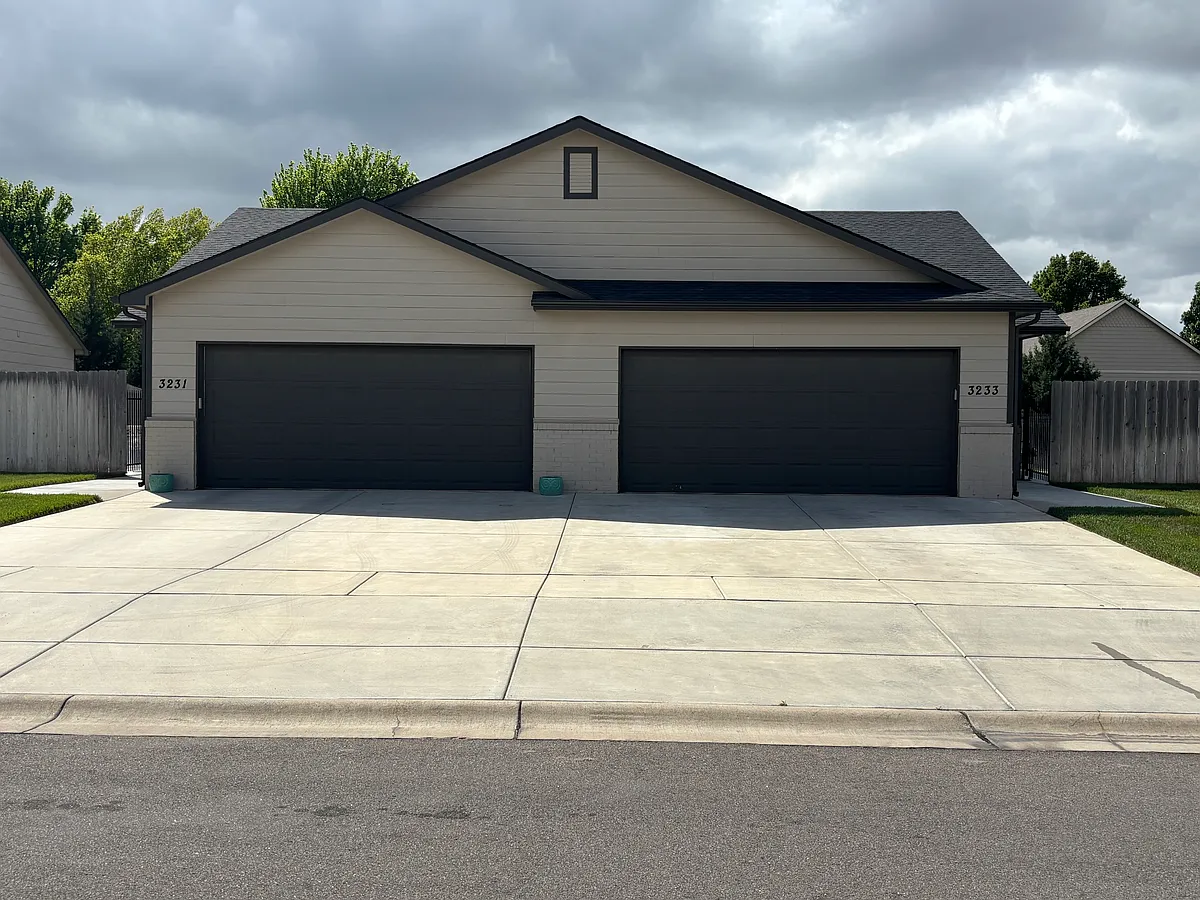 Front of Home - 3233 N Cedar Downs St