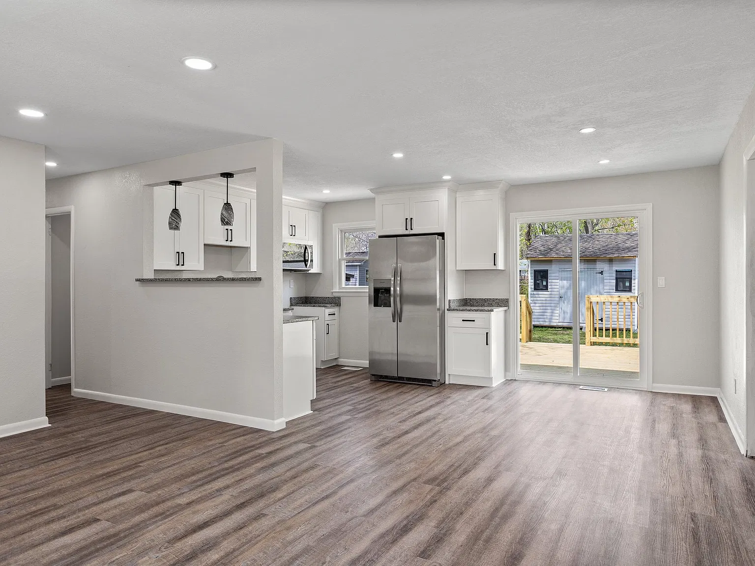 4 bed, 1300 sqft, $2,295 — Photo 3