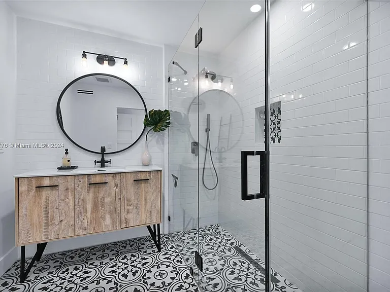 7531 Miami View Dr — Photo 19