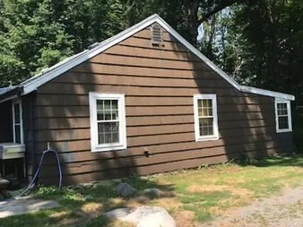 8 Dell Rd, Holbrook, MA 02343