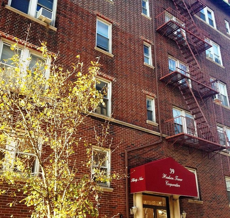 2nd image of 39 74th St APT E6