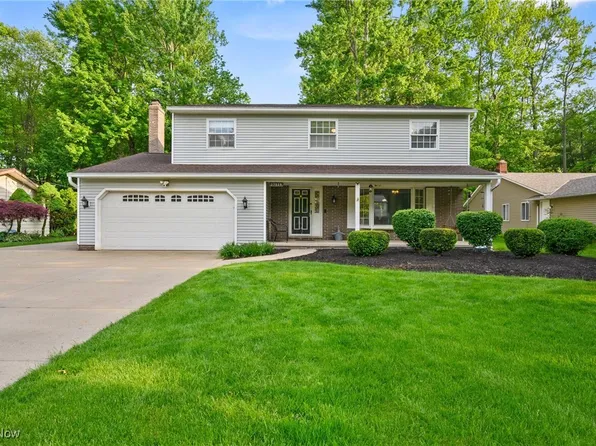 27539 Linwood Cir, North Olmsted, OH 44070