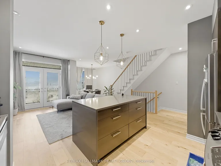 595 Compass St — Photo 9
