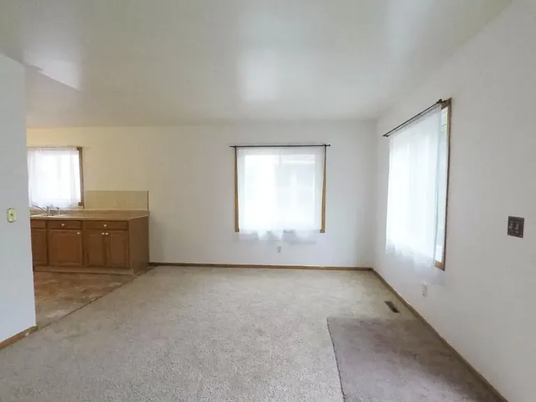 3526 Newton Ave N — Photo 7