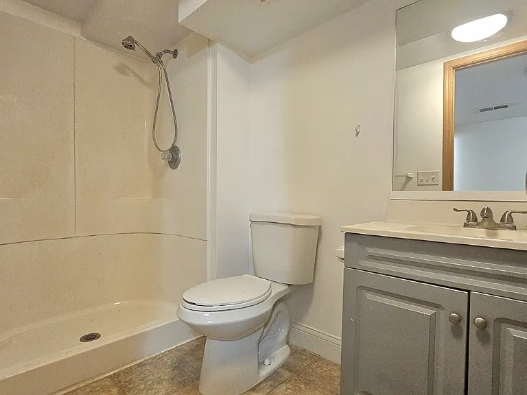 3 bed, 2.0 bath, 1225 sqft, $2,095 — Photo 12