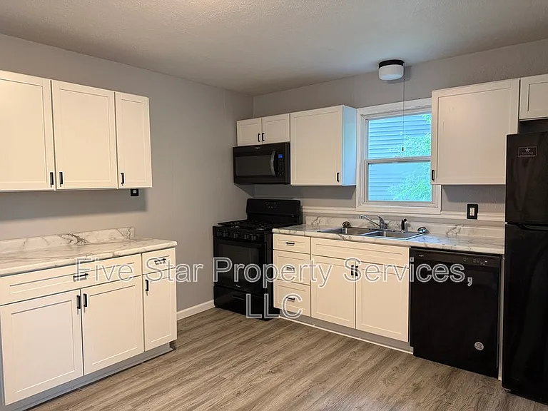 12 Douglas Ct — Photo 17