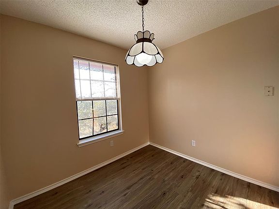 3rd image of 301 Shady Grove Dr APT A