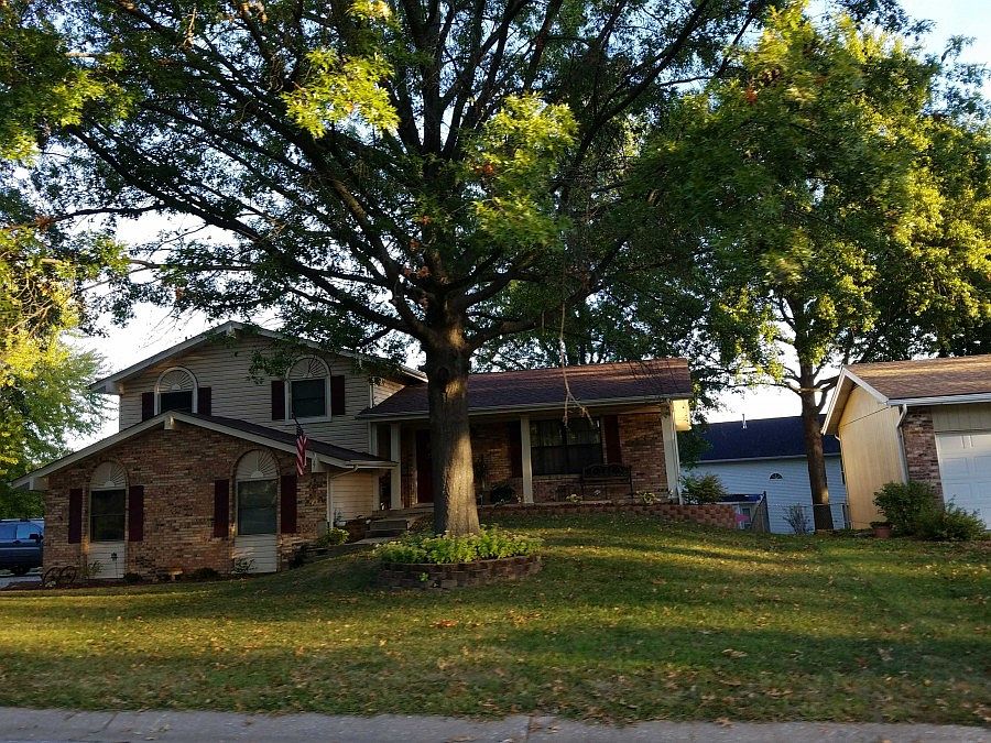 1st image of 27 Oak Valley Dr