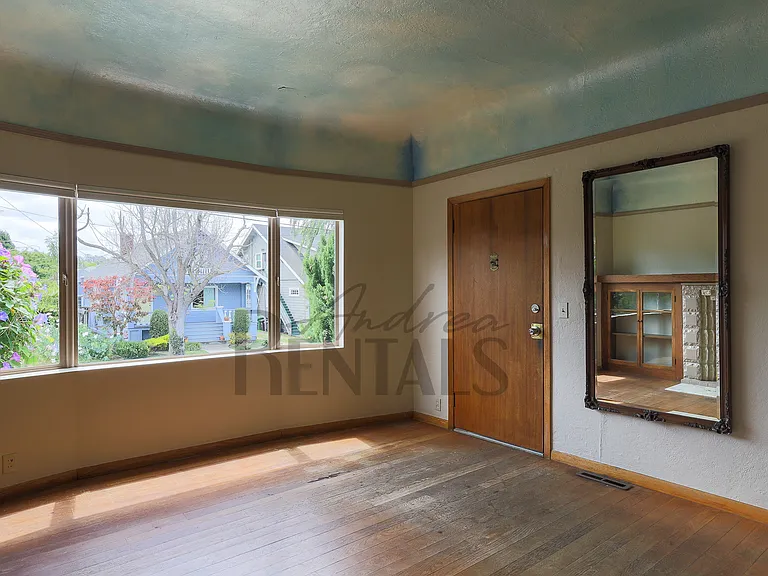 5363 Shafter Ave — Photo 3