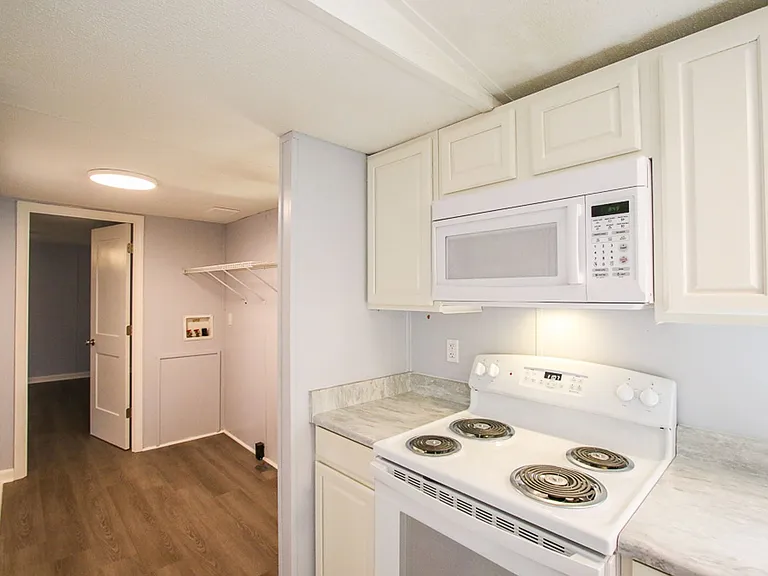 351 Oak Dr — Photo 6