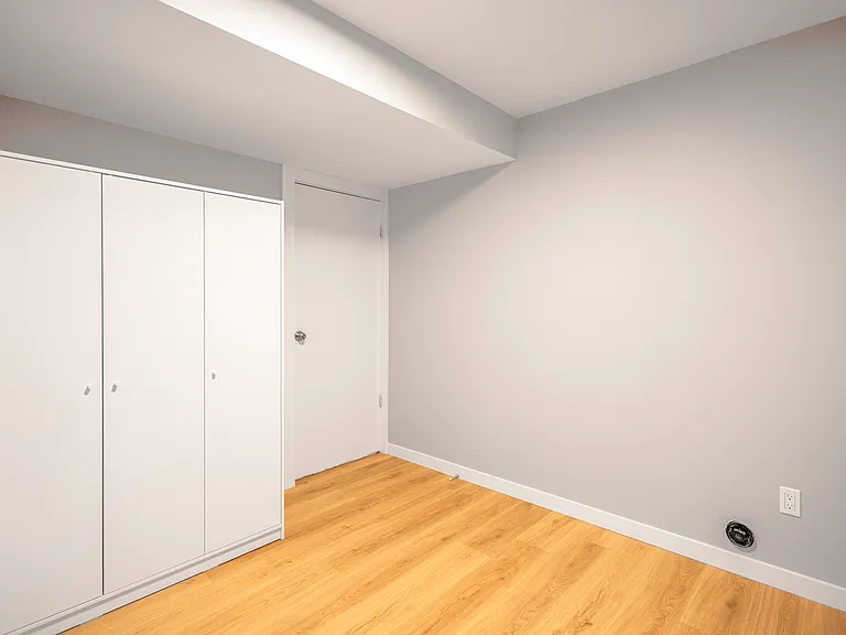 2555 Tuohey Ave — Photo 7