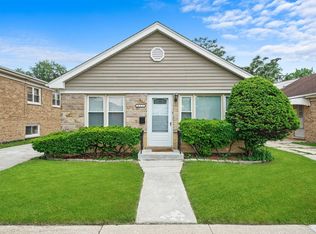 227 Zuelke Dr, Bellwood, IL
