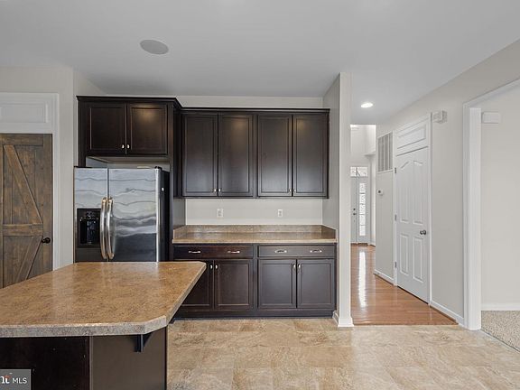 3rd image of 1924 Juniper Dr