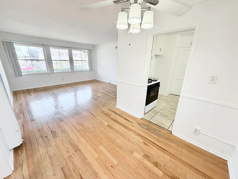 615 Linwood Ave — Photo 12