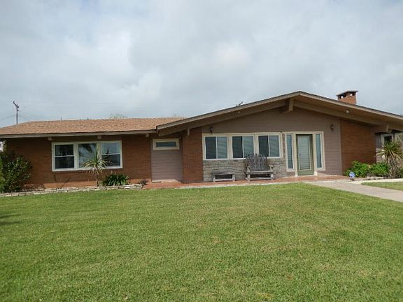 2nd image of 2111 E Bayshore Dr