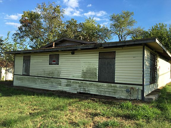 2nd image of 3552 Commercial Ave