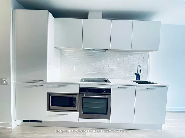 3 Gloucester St #913 — Photo 3
