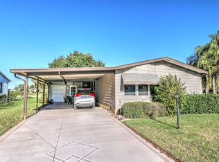 915 Saint Andrews Blvd, Lady Lake, FL 32159