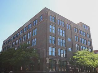 1327 W Washington St #4D, Chicago, IL 60607