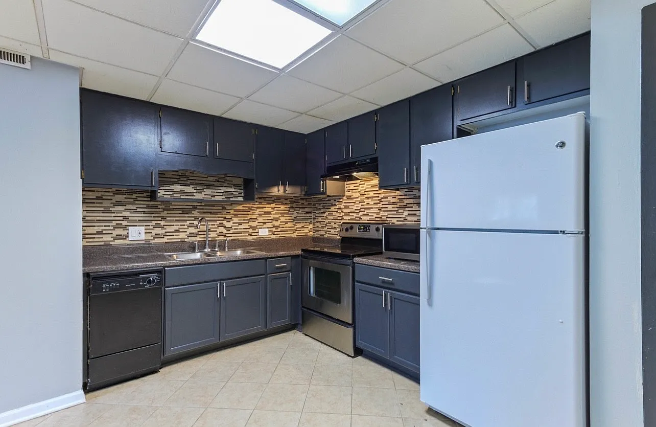 2 bed, 950 sqft, $1,950 — Photo 4