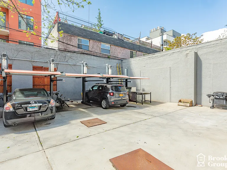 56 Box St #3A — Photo 11