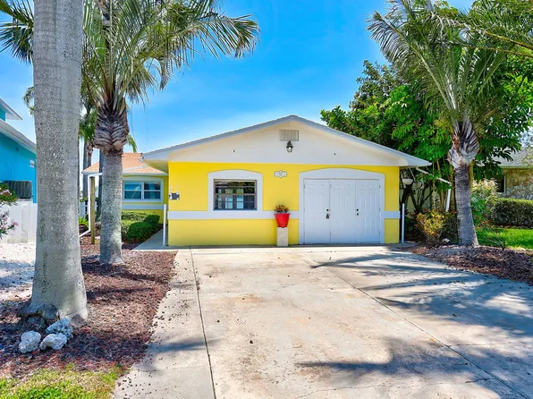 857 180th Ave E, Redington Shores, FL 33708