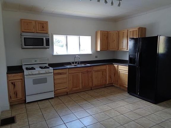 large dine-in kitchen