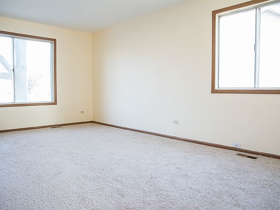 3rd image of 2495 Bristol Ct