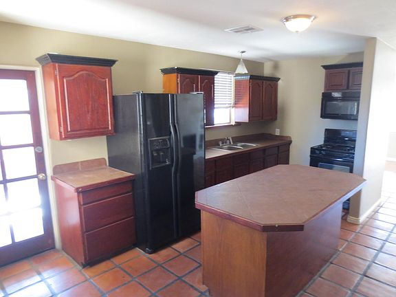 5th image of 2838 E Mulberry Dr