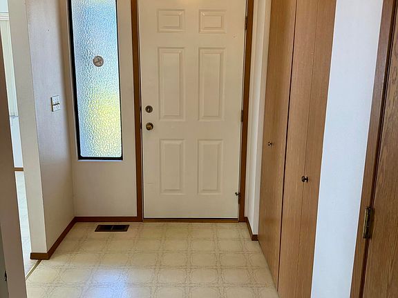 5th image of 1537 W Woodlawn Dr APT 2
