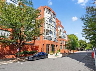 1050 N Taylor St #1-313, Arlington, VA 22201