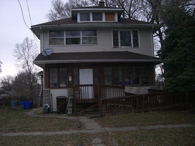 1st image of 924 8th Ave