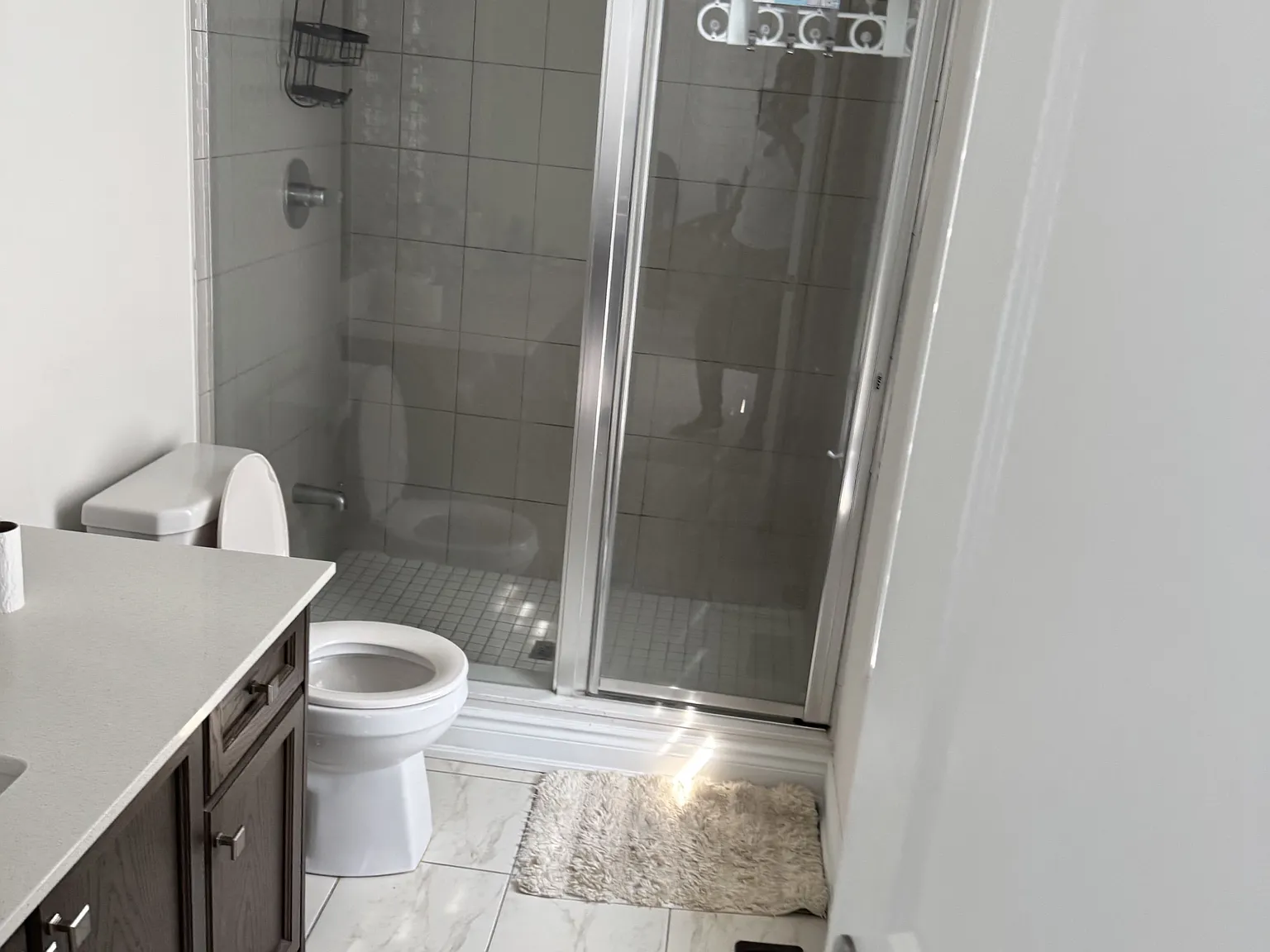 4 bed, $1,300 — Photo 4