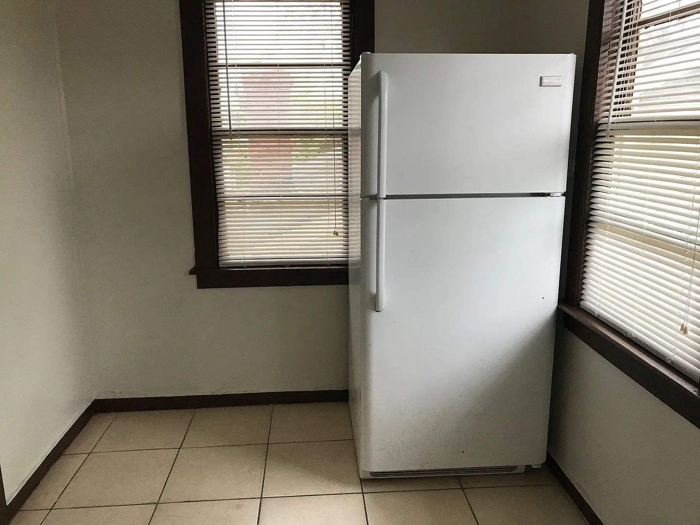 1 Bedroom Apartment — Photo 2