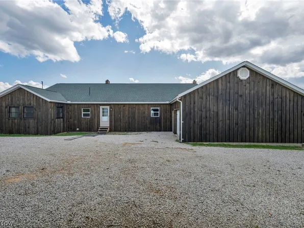 18513 Hobbler Ln, Lore City, OH 43755