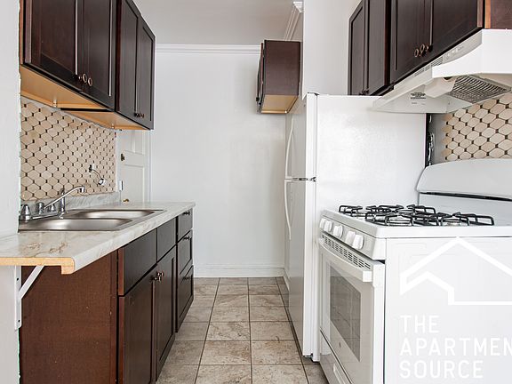 4th image of 1361 W Estes Ave APT 3V