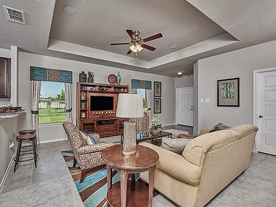 4th image of 322 Bobwhite Way